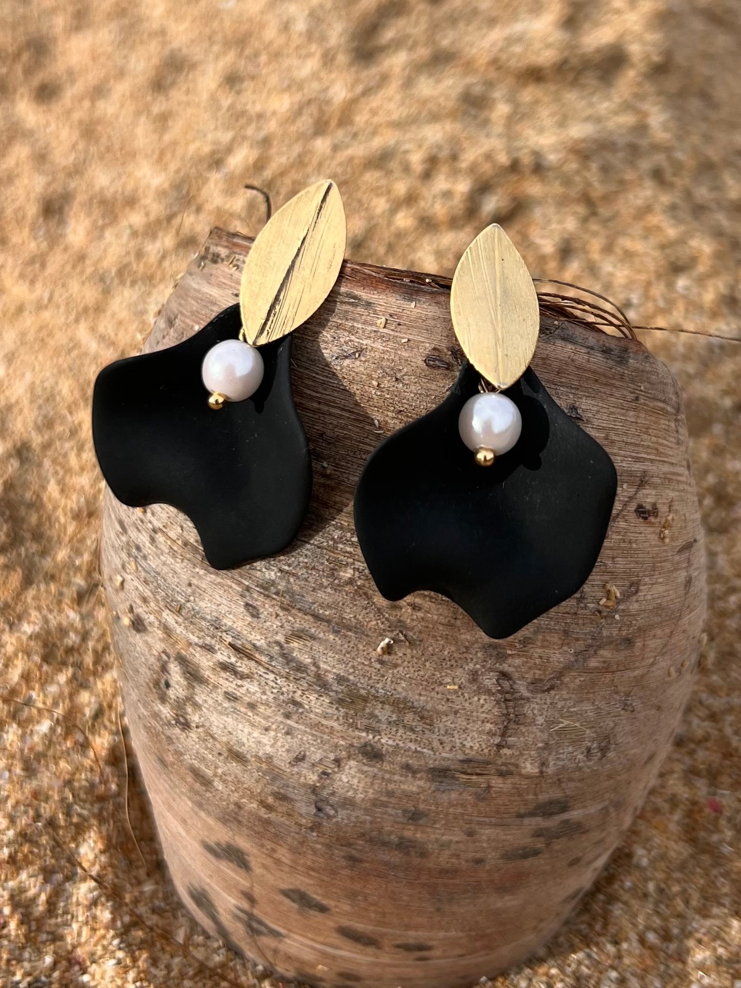 Black Petal Pearl Earrings