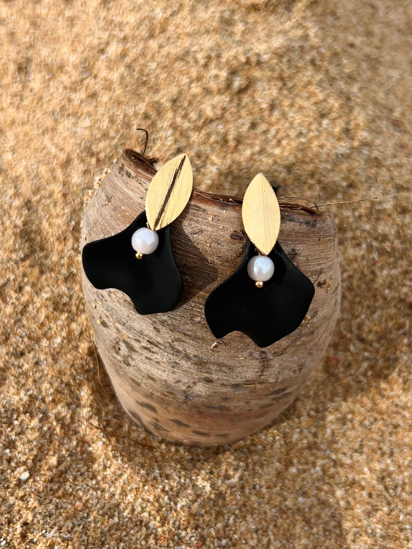 Black Petal Pearl Earrings