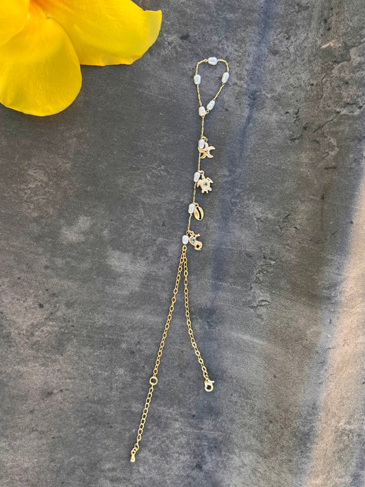 Veraniego Hand Chain
