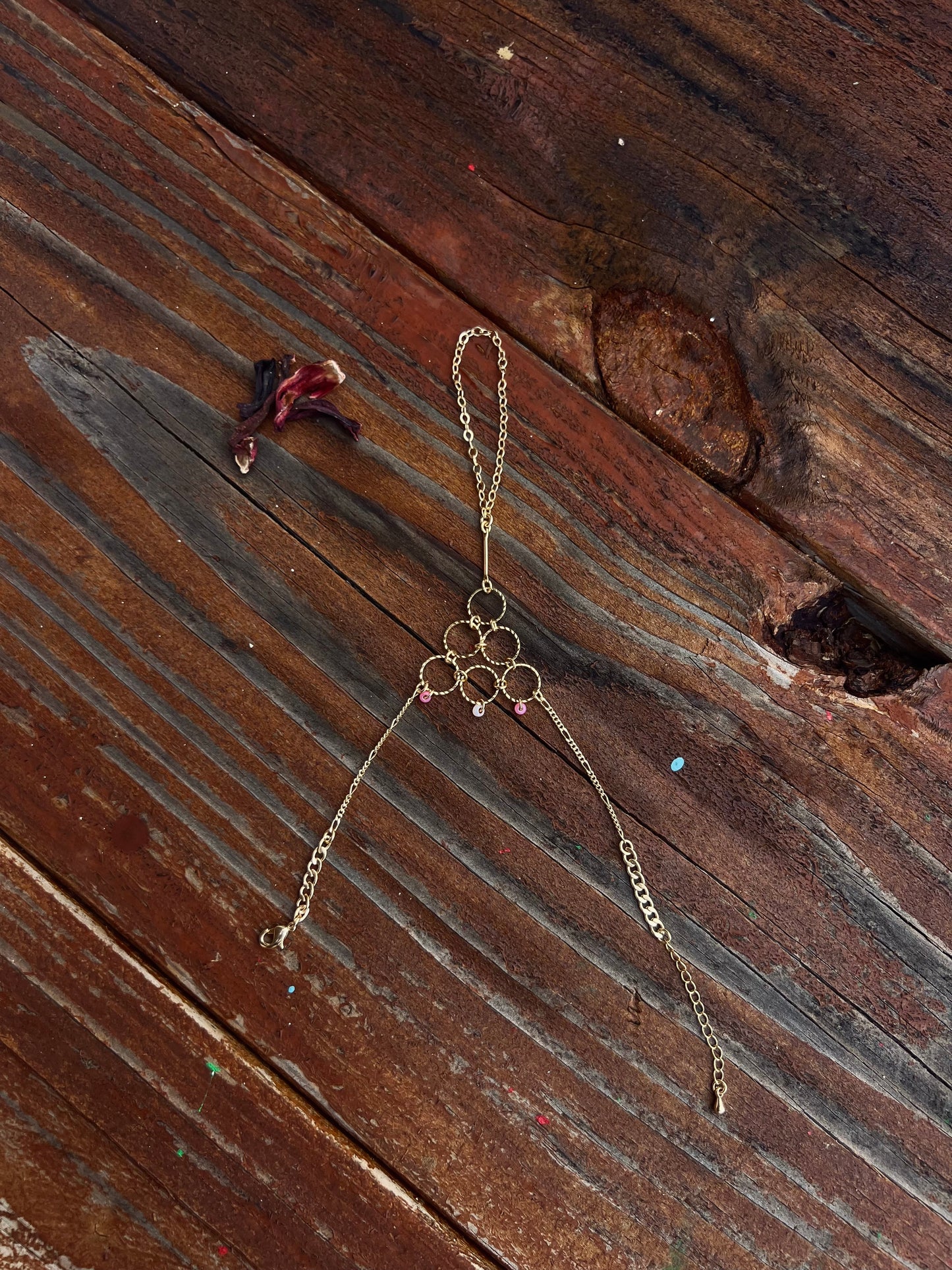 Generosa Hand Chain