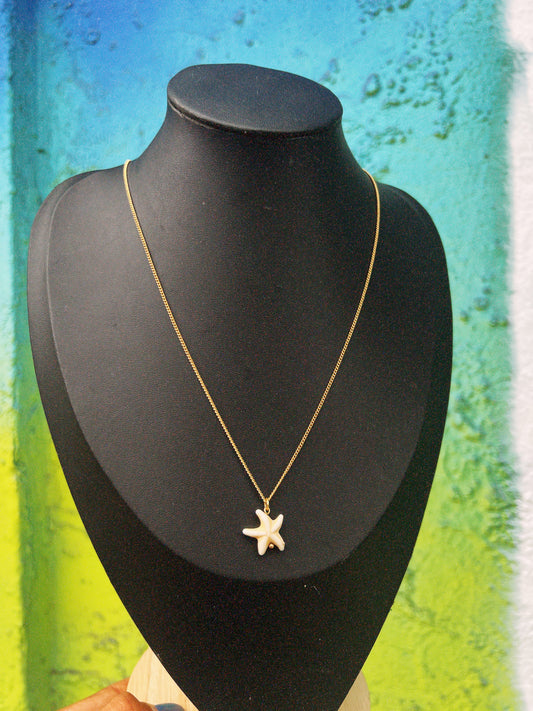 Creamy Starfish Necklace