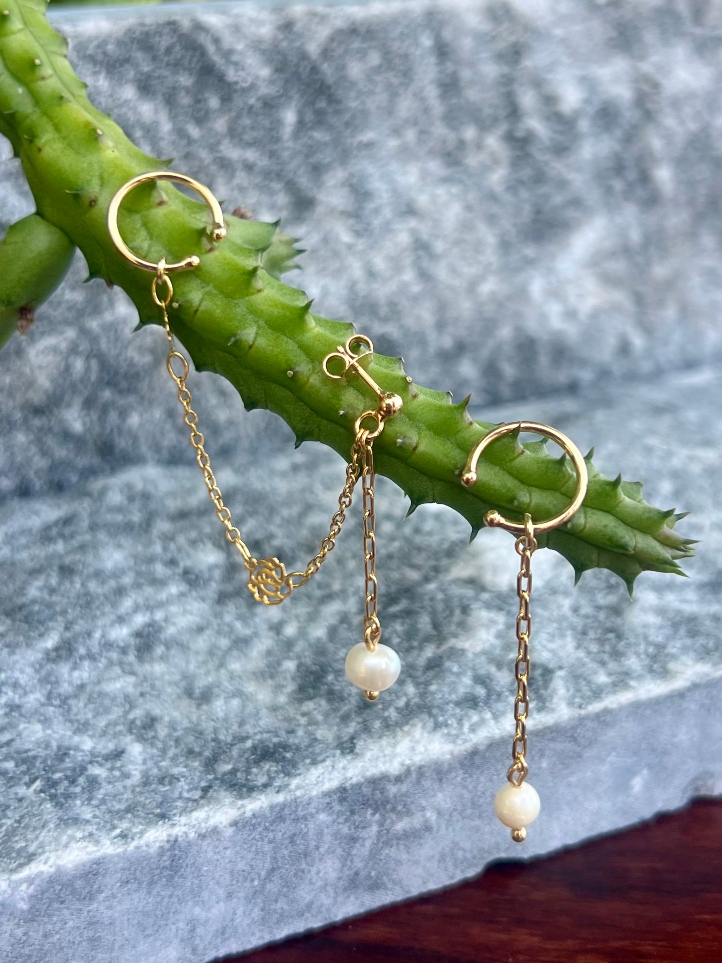 Pérola Cuff Earrings